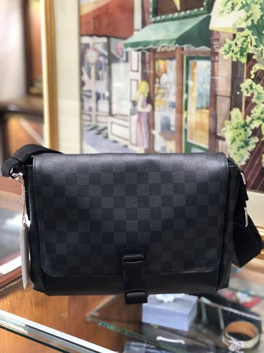 Picture of Louis Vuitton Damier Graphite Messenger Bag