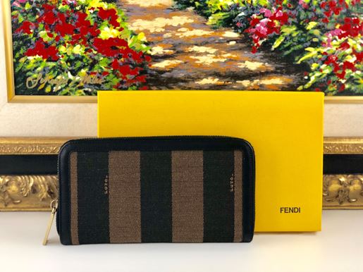Picture of Fendi Brown Pique Zipped Wallet