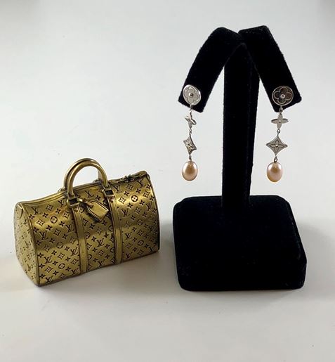 Louis Vuitton Pearl Monogram Earrings 18K Yellow Gold Louis Vuitton