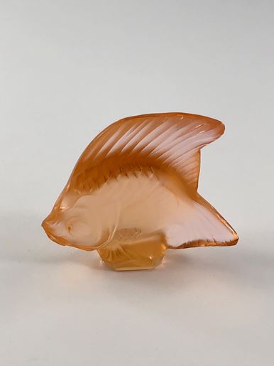 Image sur Lalique Light Orange Fume Crystal Fish