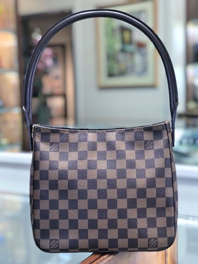 Picture of Louis Vuitton Damier Looping MM