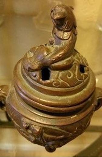 Image sur Antique Incense Burner