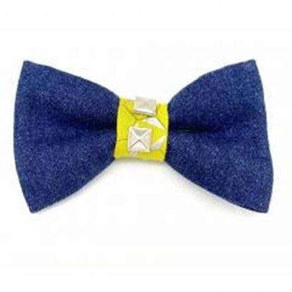 Foto de Mustard honeycomb denim dog bow tie