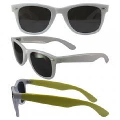 Picture of Color Change Wayfarer with Smoke Polycarbonate Lenses, White Temple Changes to Yellow