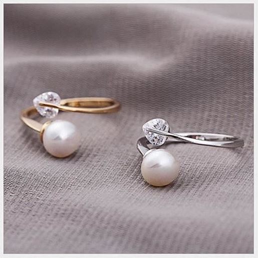 Picture of Love & Innocence Ring of Diamond Heart and Pure Pearl