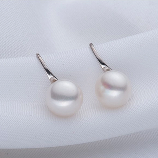 Picture of Moon in the Sky bright Pearl Earrings in Set of 3