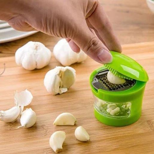 Picture of Go For Garlic The Touchless Garlic Chopper And Slicer