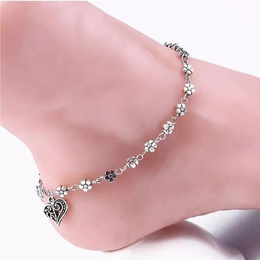 Picture of Lea Anklet With Vintage Style Heart and Flowers