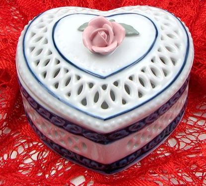 图片 4" Woven Porcelain Heart Box
