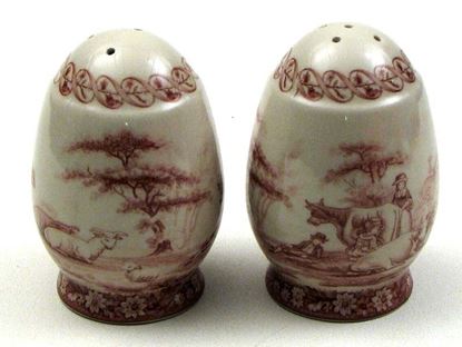 Picture of Red Glass Salt & Pepper set