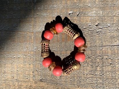 Foto de Pink! African Recycle Glass Bead and Brass