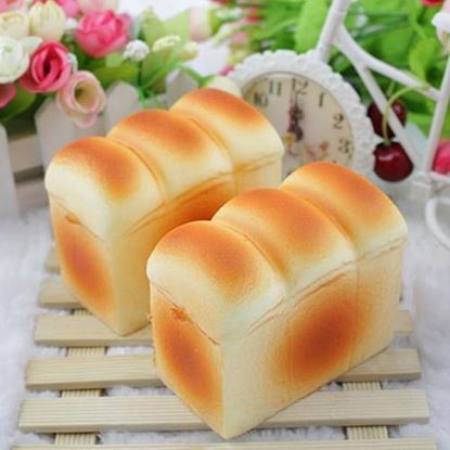 Foto de 9.3CM Squishy Simulation Toast Squishy Fun Toys Decoration