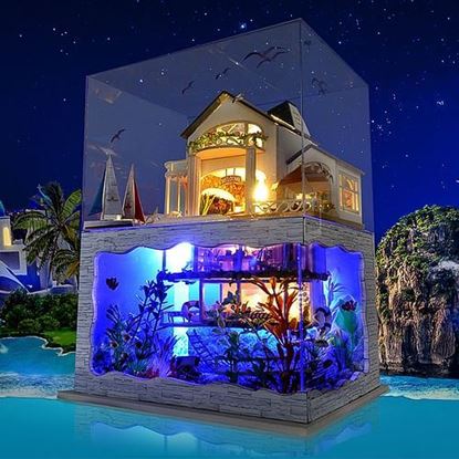 Picture of T-Yu Hawaii Villa DIY Dollhouse Miniature Model Doll House With Light Cover Extra Gift Decor Collection Toy