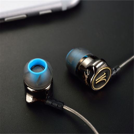 Picture of DM7 headphones in-ear bass