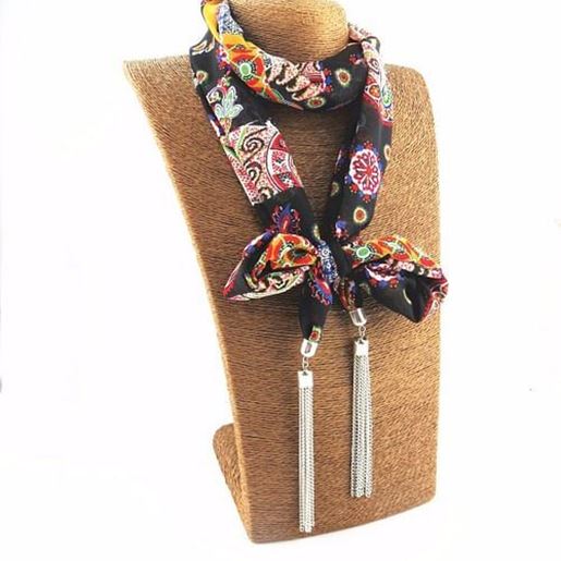 Picture of Ethnic Flowers Tassels Scarf Necklace