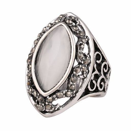 Picture of Vintage White Rhinestone Rings