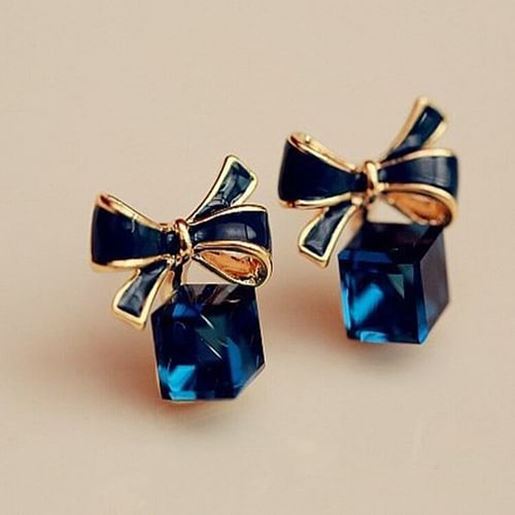 Picture of Fashion Boekont Crystal Earrings