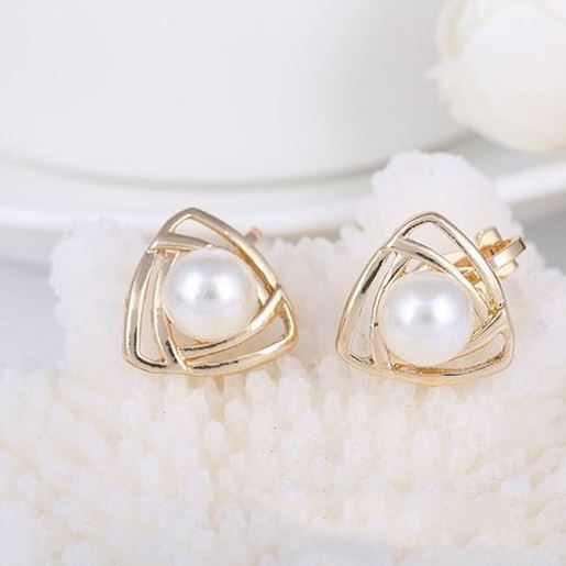 Picture of Elegant Geometric Pearls Earrings