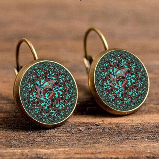 Picture of Bohemian Green Flower Earrings