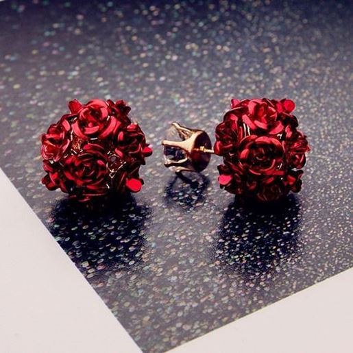 Picture of Elegant Flower Ball Earrings Stub