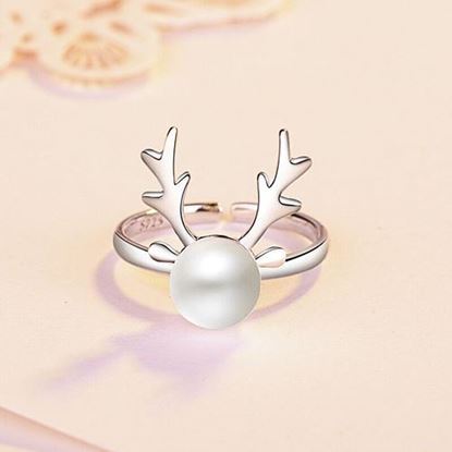 Picture of Elegant Pearl Deer Head Ring