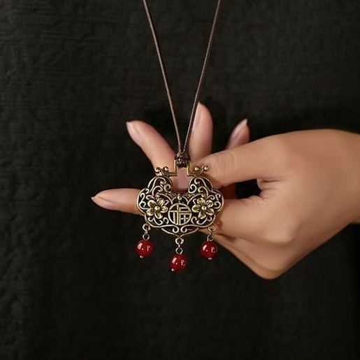 Picture of Ethnic Chinese Peace Lock Necklace