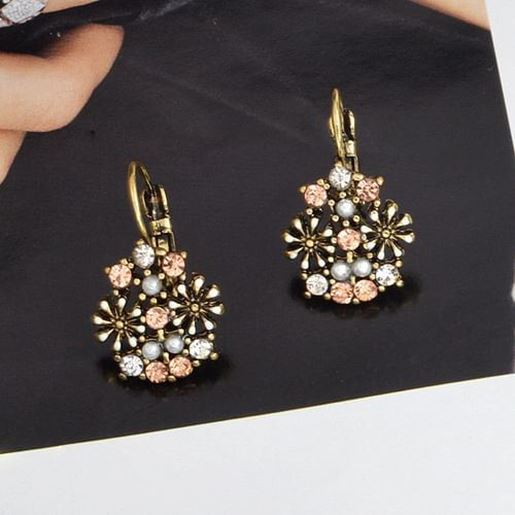 Picture of Retro Rhinestone Flower Earrings