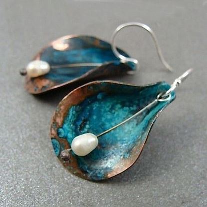 Picture of Geometric Pearl Earrings