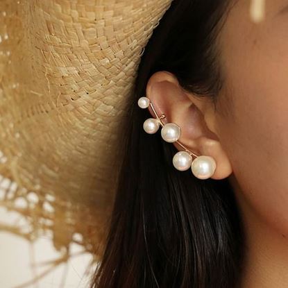 Picture of Geometric Pearl Stud Earrings