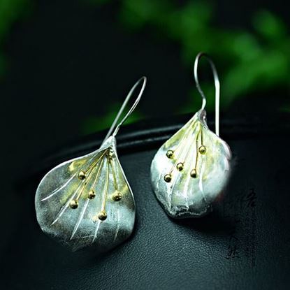 Picture of Stereoscopic Flower Earrings