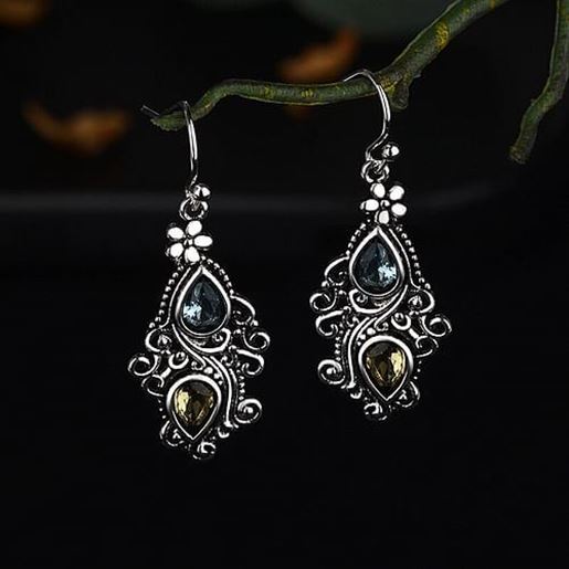 Picture of Hollow Water Drop Pear Earrings