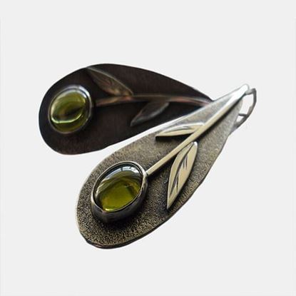 Picture of Metal Leaf Olive Emerald Earrings