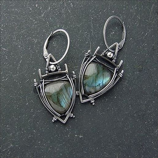 Picture of Triangle Labrador Stone Earrings