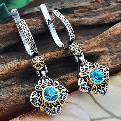 Picture of Vintage Rhinestones Carved Earrings