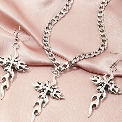 Picture of Flame Cutout Necklace Set