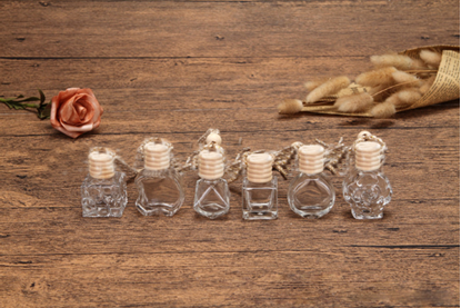 Picture of 6ML 10Ml Variety of car pendants, perfume bottles, empty bottles